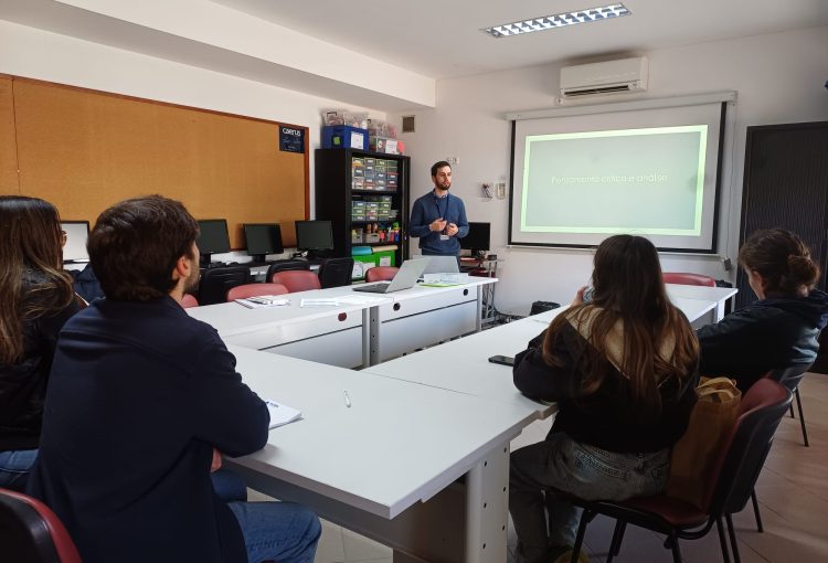 Caerus CLDS5G capacita jovens desempregados sobre medidas de emprego e oportunidades de formação