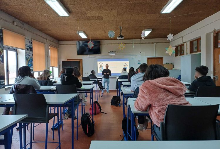 “Jovens com Voz” dá palco à participação cívica no Agrupamento de Escolas Carmen Miranda