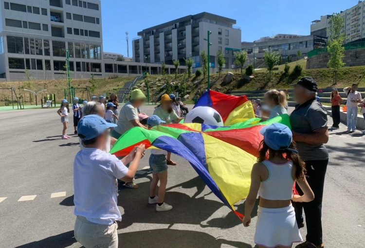 Dia Internacional do Brincar promoveu encontro entre gerações no Parque da Liberdade