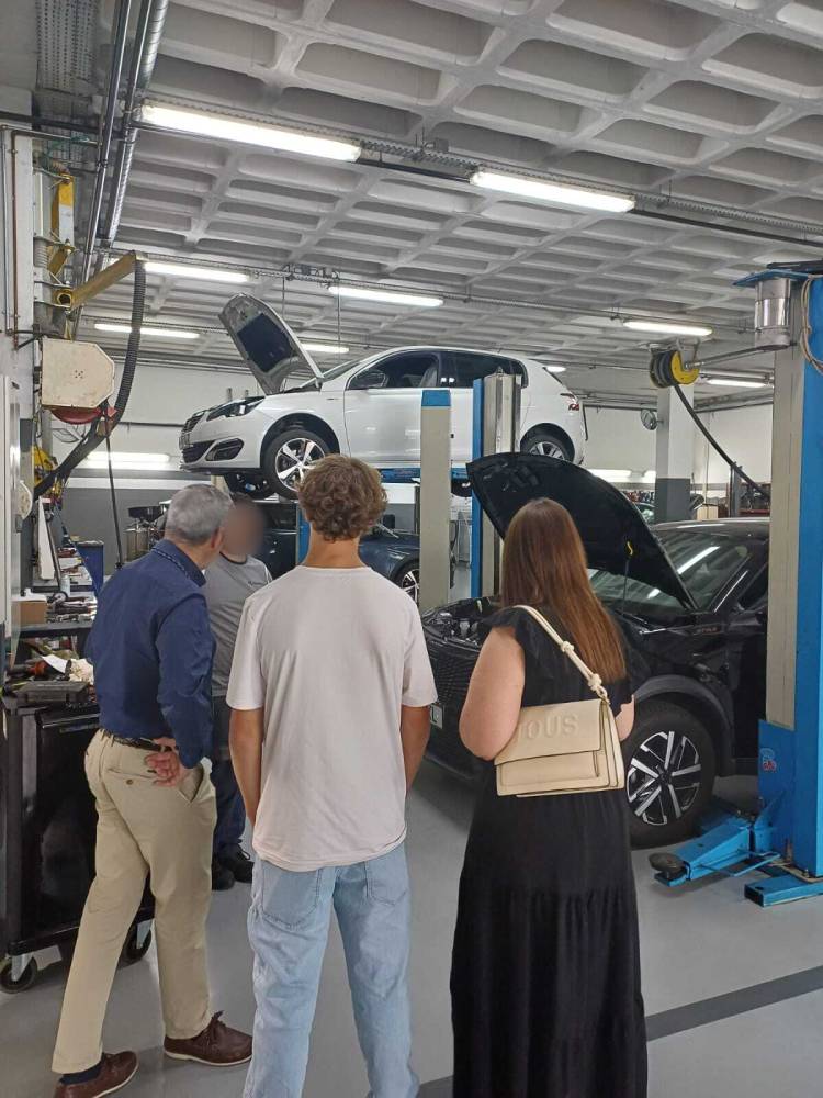 Oficina (I)GO acelera o futuro de um jovem na mecânica automóvel