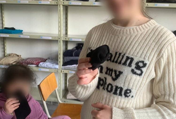 Duas jovens da Oficina (I)GO vivem experiência real na área da lavandaria