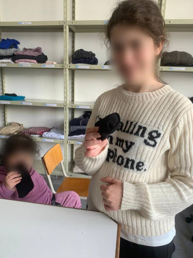 Duas jovens da Oficina (I)GO vivem experiência real na área da lavandaria